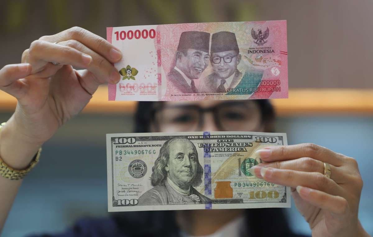 Rupiah Berfluktuasi Tajam: Dari Rp16.400 ke Ambang Rp17.000, Apa Penyebabnya?. Sumber: Kontan