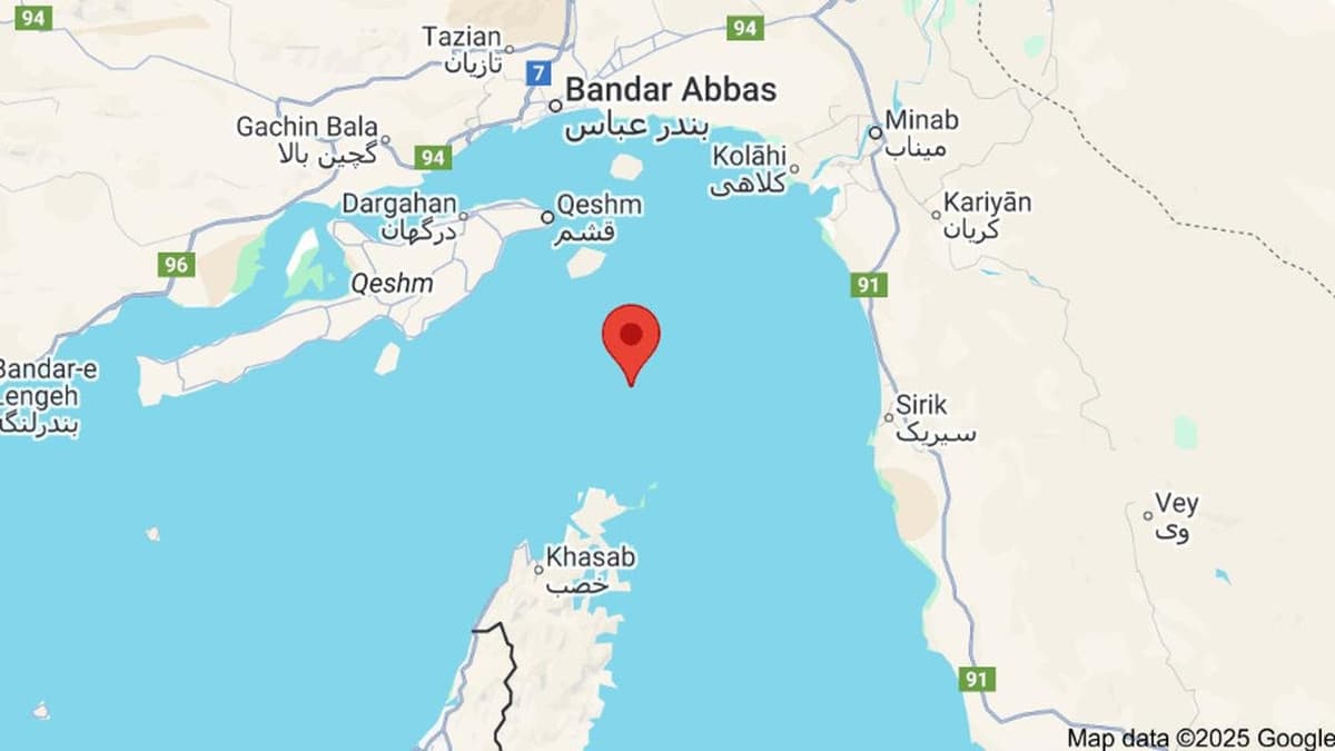 Iran Tutup Selat Hormuz, Dunia Waspada di Tengah Perang Diplomasi dengan AS
