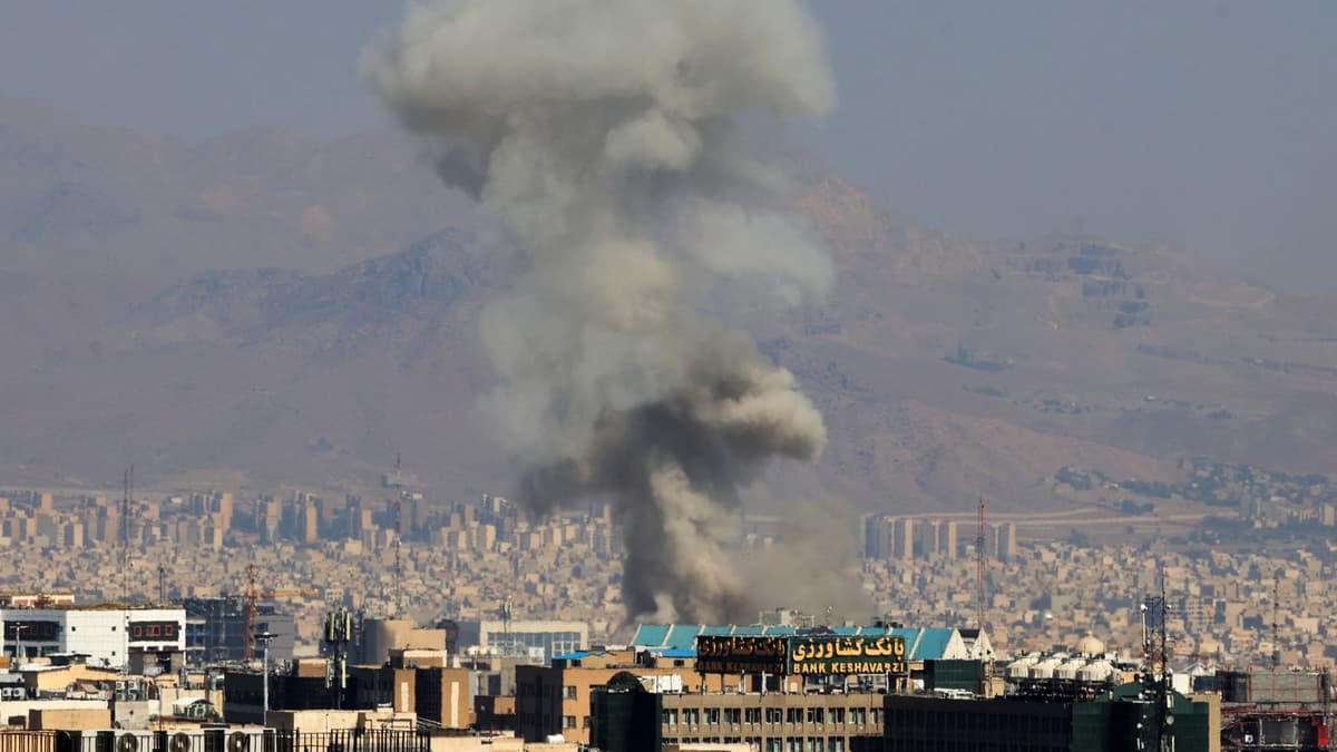 Perang Iran Hari ke-4: AS Hancurkan 17 Kapal Iran, Trump Kritik UK & Spanyol, China Peringatkan “Konsekuensi Besar”