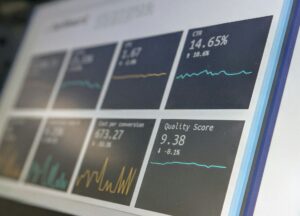 7 Tips Jitu Meningkatkan Traffic Website Secara Organik, Photo by Stephen Dawson on Unsplash